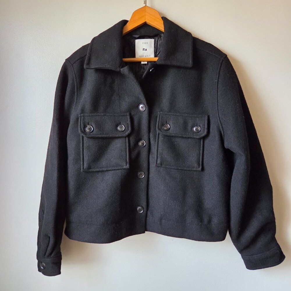 EUC FREE ASSEMBLY BLACK BOXY JACKET WITH POCKETS SIZE M